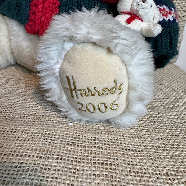 Image of Harrods Christmas Teddy Bear 2006 foot view