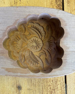 Image of a large flower shaped pastry mould - close up