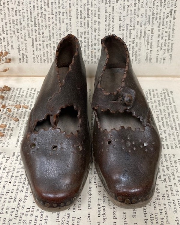 Image of Scalloped shoes front view
