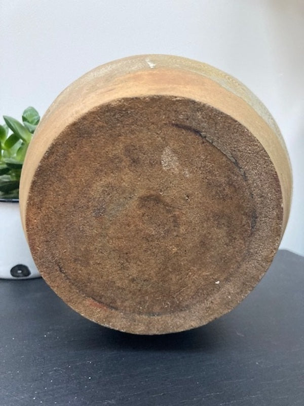 Image of Small urn base view