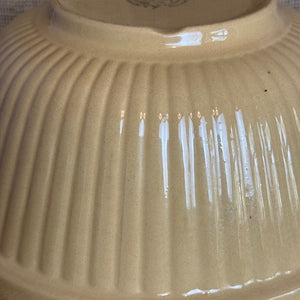 Image of TG Green 26cm ribbed mixing bowl detail view