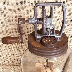 Image of Blow 2 Quart Butter churn mechanism