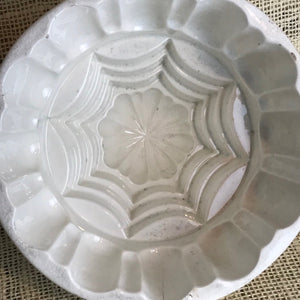 White ceramic geometric jelly-blancmange mould