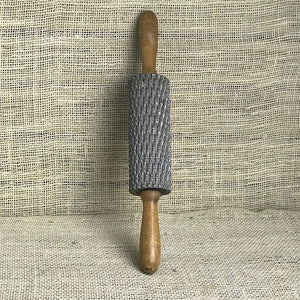 Image of Lattice Pastry Rolling pin upright