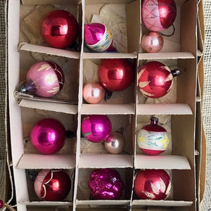 Image of MMX017 Pink Christmas baubles