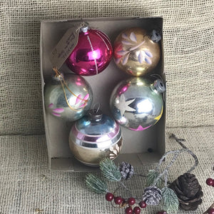 5 extra large vintage Christmas baubles