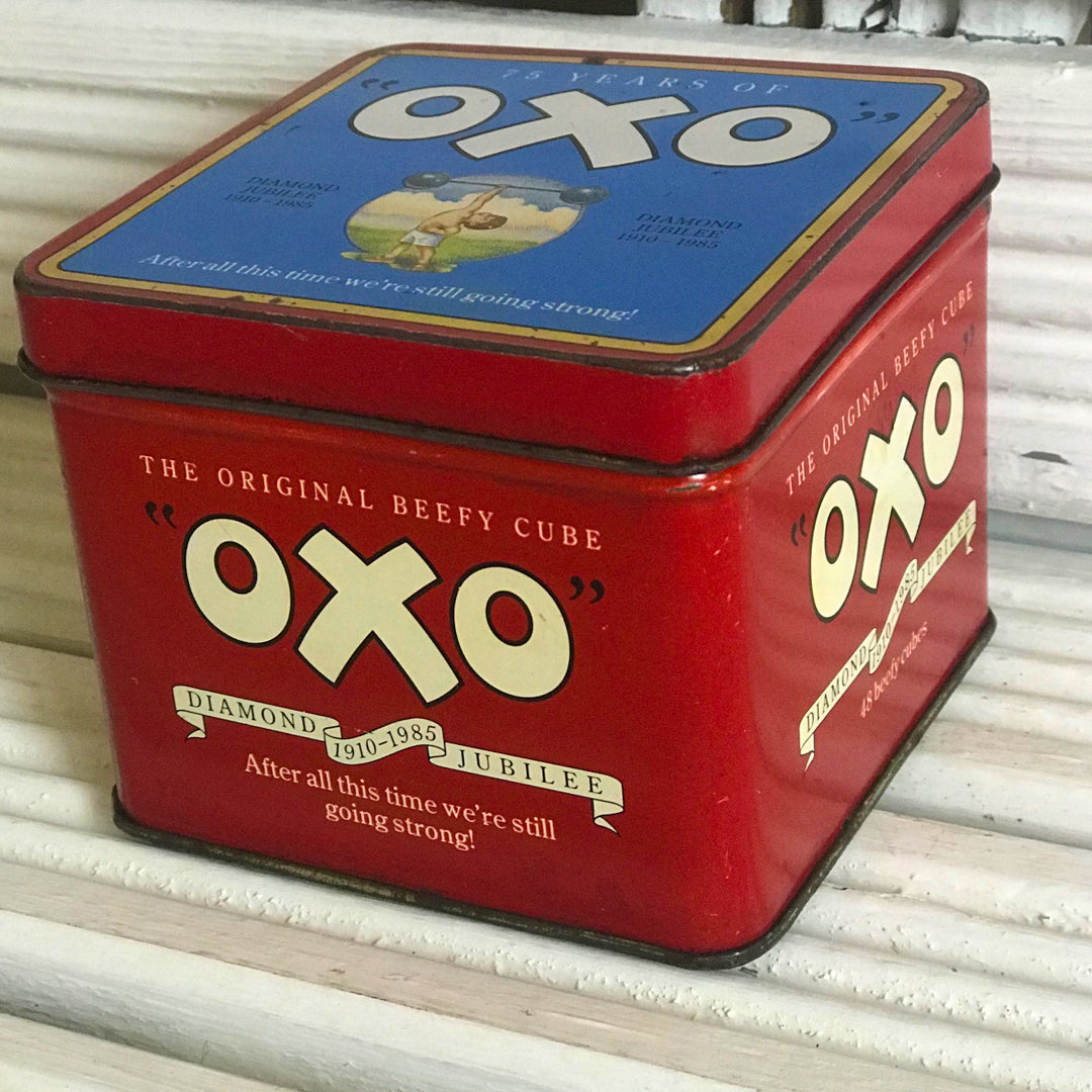 Vintage OXO Cubes Tin Isolated on White Background. Editorial Photo - Image  of dried, kingdom: 143441186
