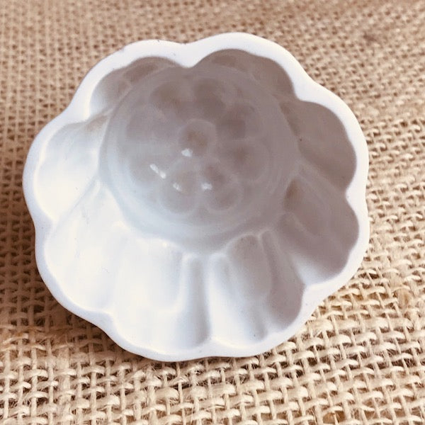 Image of Shelley Jelly Mould 6.5cm scalloped inside 2