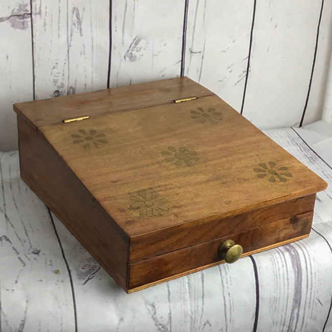 Cute desktop writing slope
