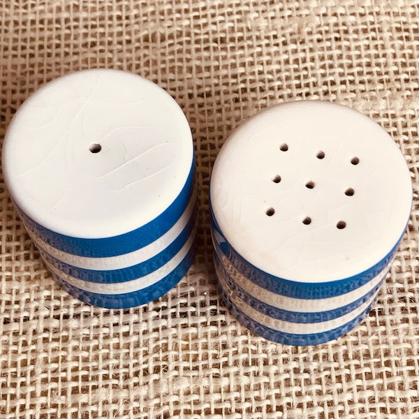 Image of TG Green blue cornishware 5.5cm salt and pepper shakers top view