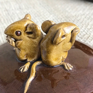 Image of Two mice on lid of David Cleverly bowl