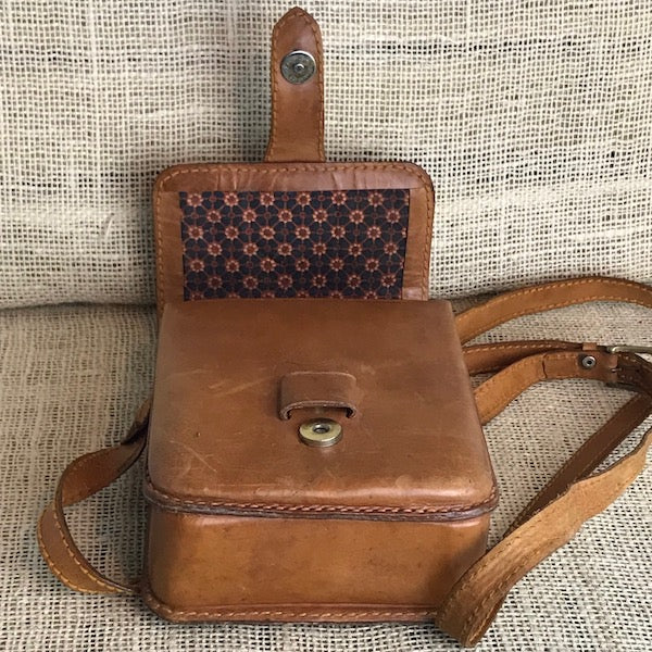 Vintage leather cartridge bag